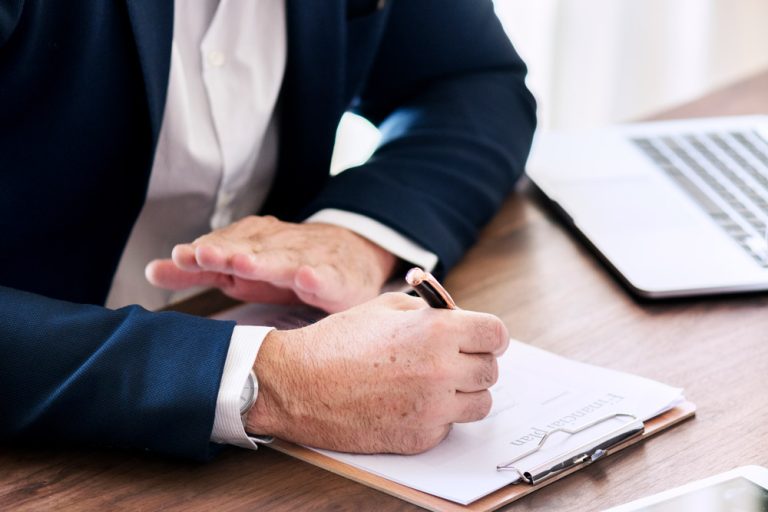 Necesitas un asesor financiero freelance si el actual no tiene en cuenta esto
